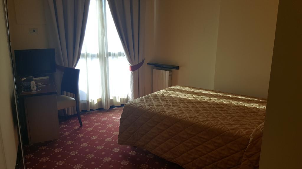 Ch Hotel Giada Inn Arese Extérieur photo